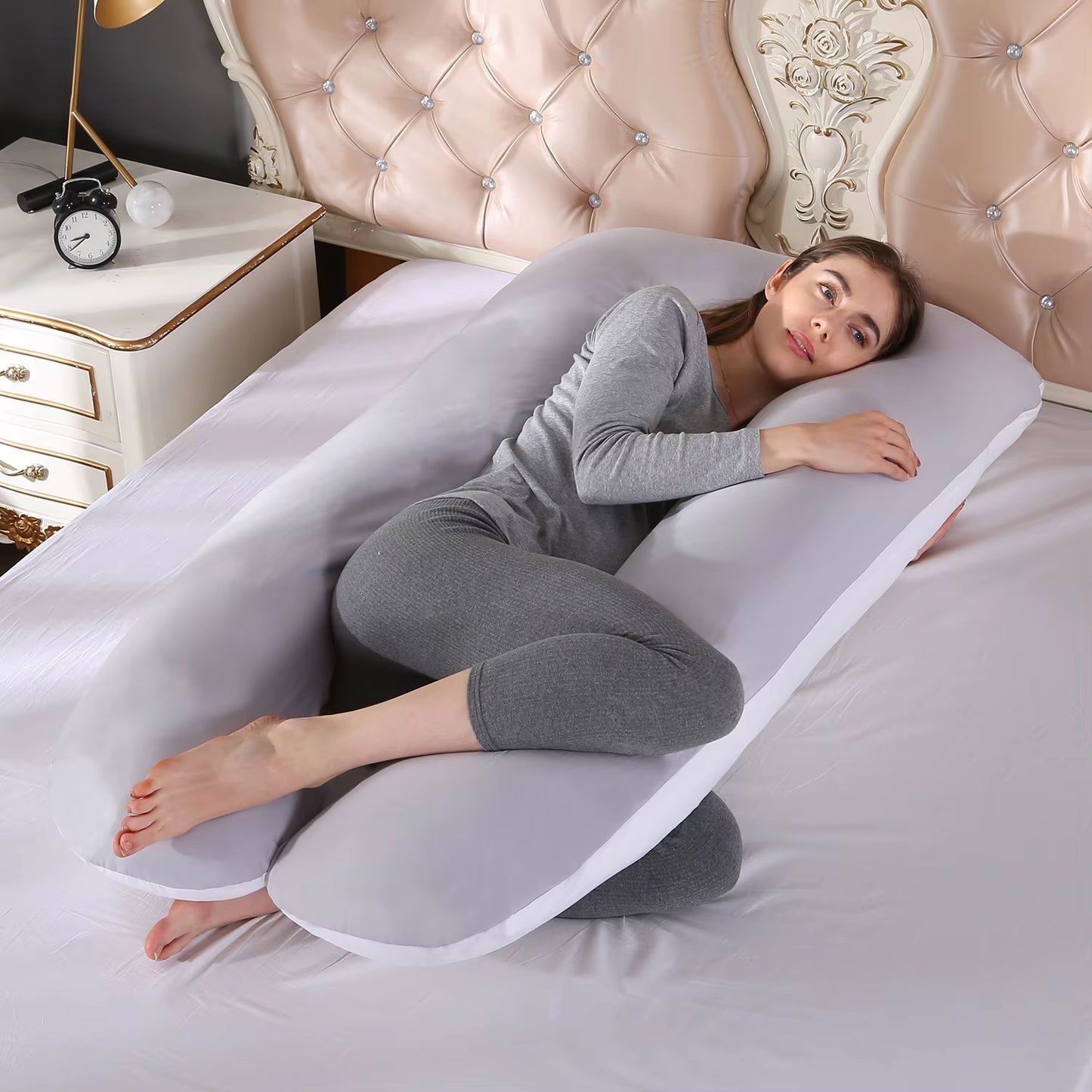 Comfortable 1.3kg cotton pregnancy pillow for maternity and breastfeeding, supporting women during pregnancy and nursing.