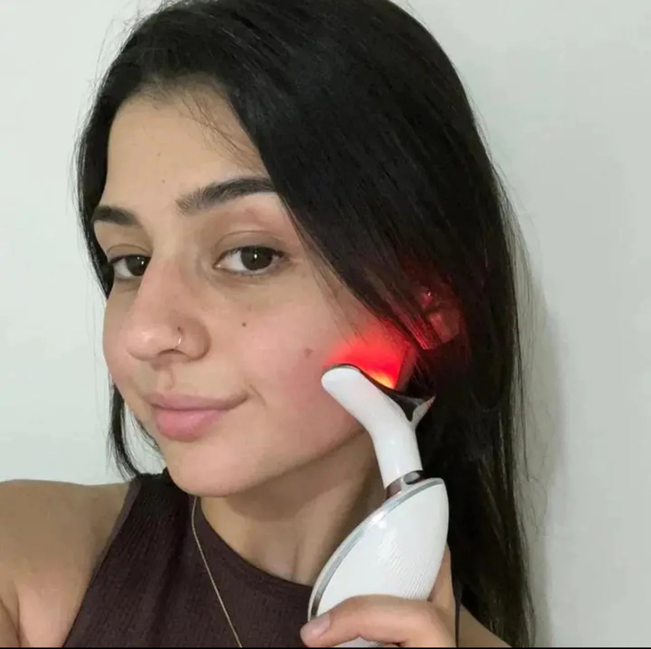 Wavy Chic Beauty Facial Massager by X With Love, 7-color wavy microcurrent device for skin firming on face and neck.